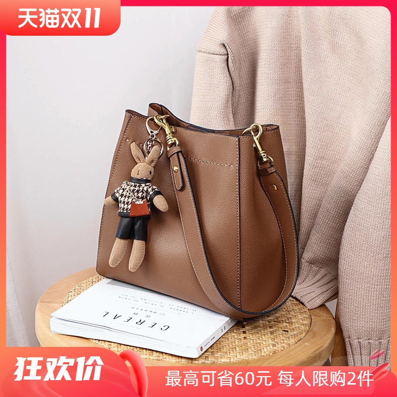 牛皮包包2022新款潮时尚真皮水桶包夏单肩斜挎包2021ins通勤女包在类目 箱包皮具/热销女包/男包, 女士包袋新, 水桶包中 - 来自Buy2taobao.com提供专业的淘宝代购服务