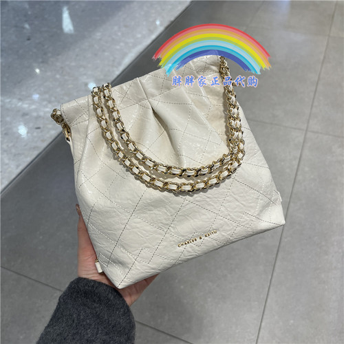 CHARLES&KEITH迷你流浪包斜挎