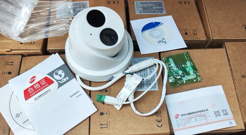 深圳力维ZN23.20.000761 ZDIE-2010U-N9A 130万半球摄像头含32G卡