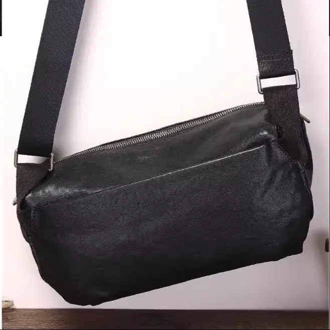 真皮男士单肩斜挎包牛皮小挂包手机包休闲2025新款时尚轻便通勤包