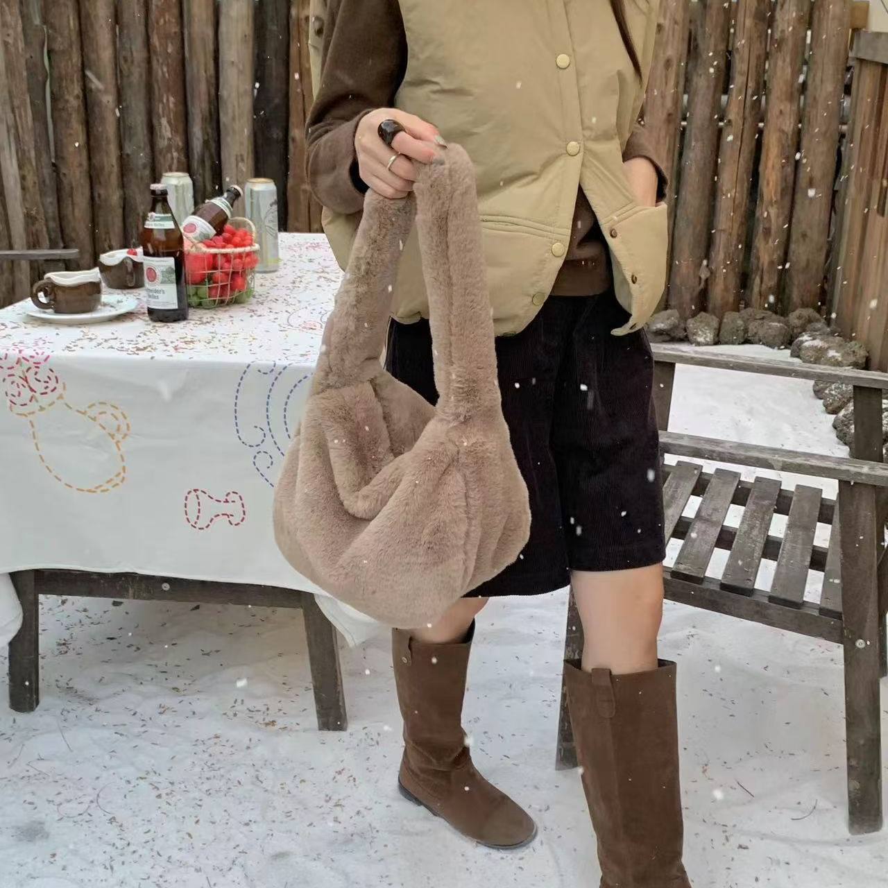 慵懒风毛绒绒时尚轻奢手提腋下包