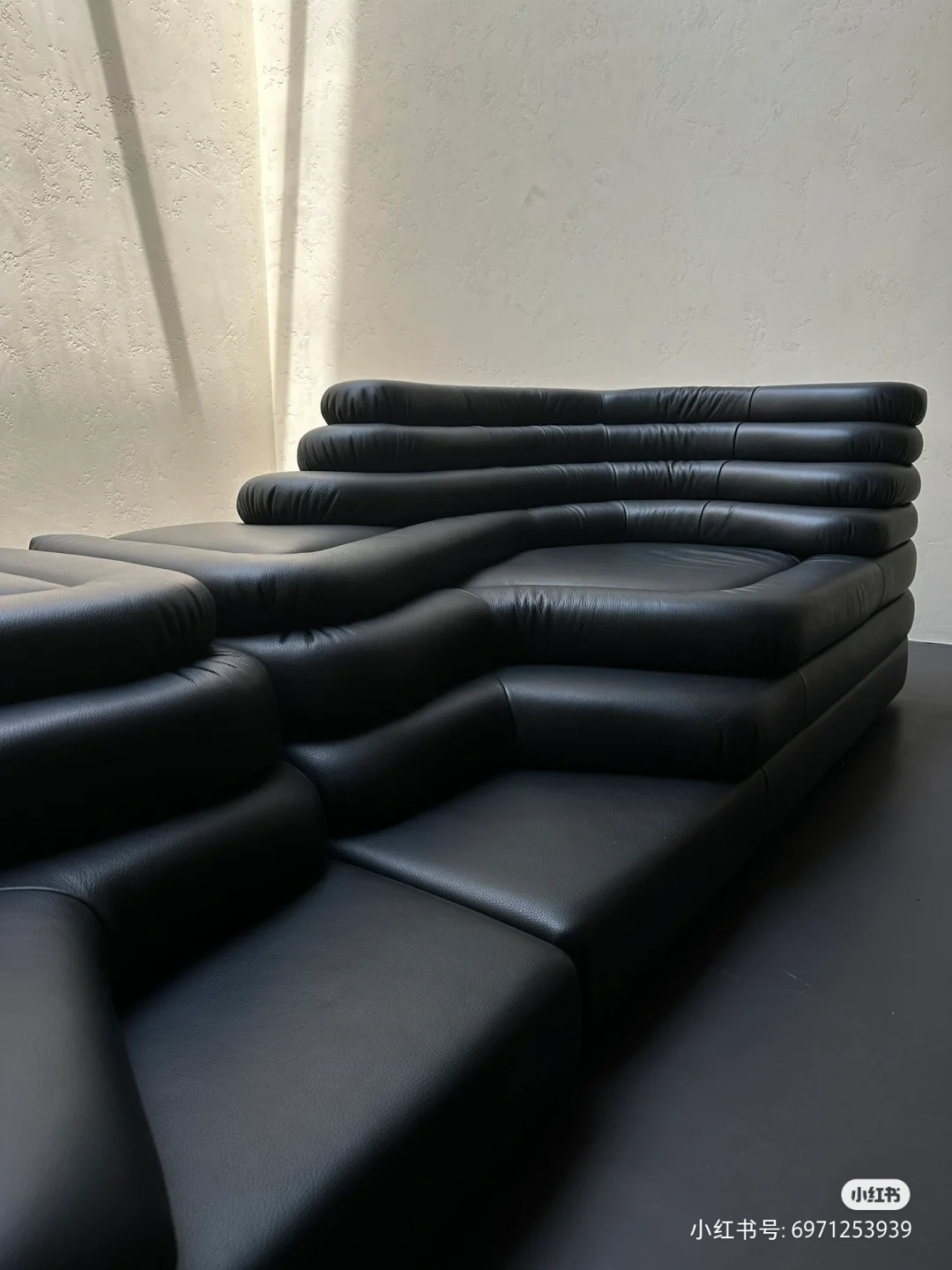 意式异形轻奢双人沙发皮艺梯田懒人山丘北欧服装酒店别墅布艺沙发