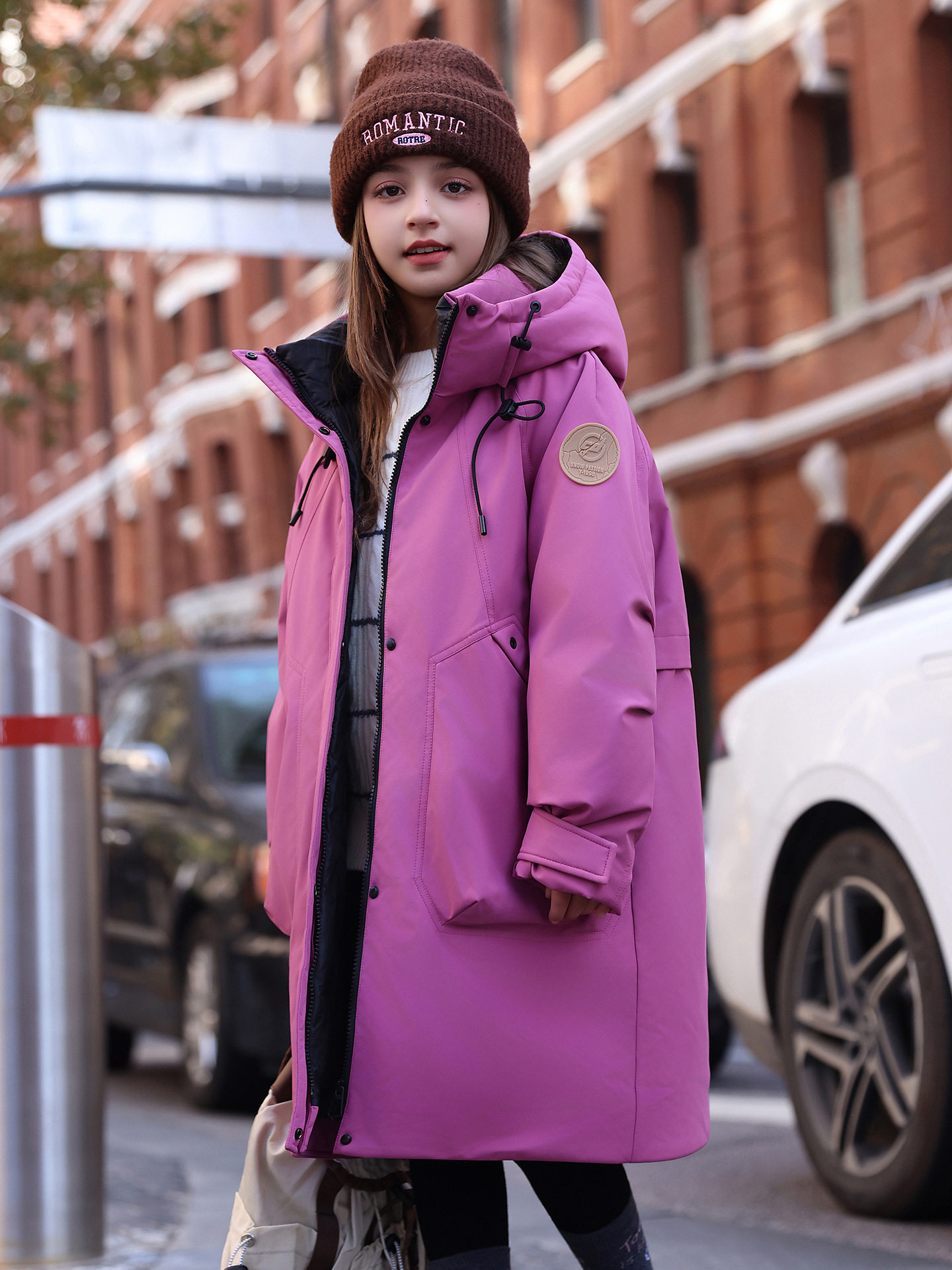 女童羽绒服中长款2025新款洋气女孩冬季中大童加厚保暖连帽外套潮