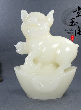 天然汉白玉纯手工雕刻发财猪摆件十二生肖猪办公室客厅招财装饰品