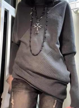 深灰色堆堆领长袖针织衫女秋冬复古宽松不规则蝙蝠衫毛衣上衣外穿