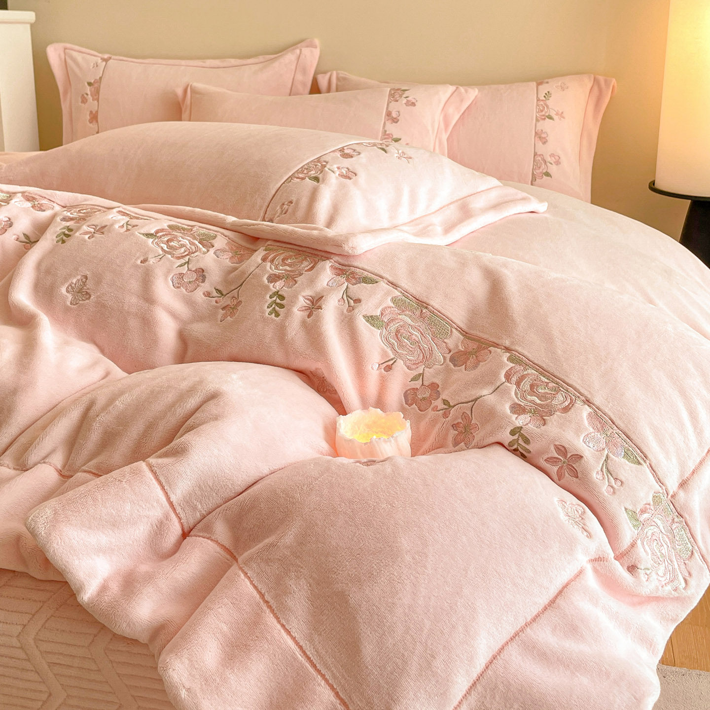 床盖款A类全消光刺绣牛奶绒床上四件套冬天加厚珊瑚绒被套床单1.8