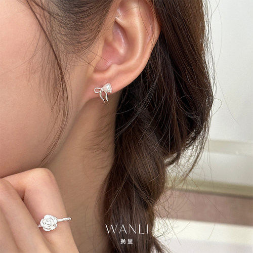 纯银爱心珍珠蝴蝶结耳钉耳饰女款