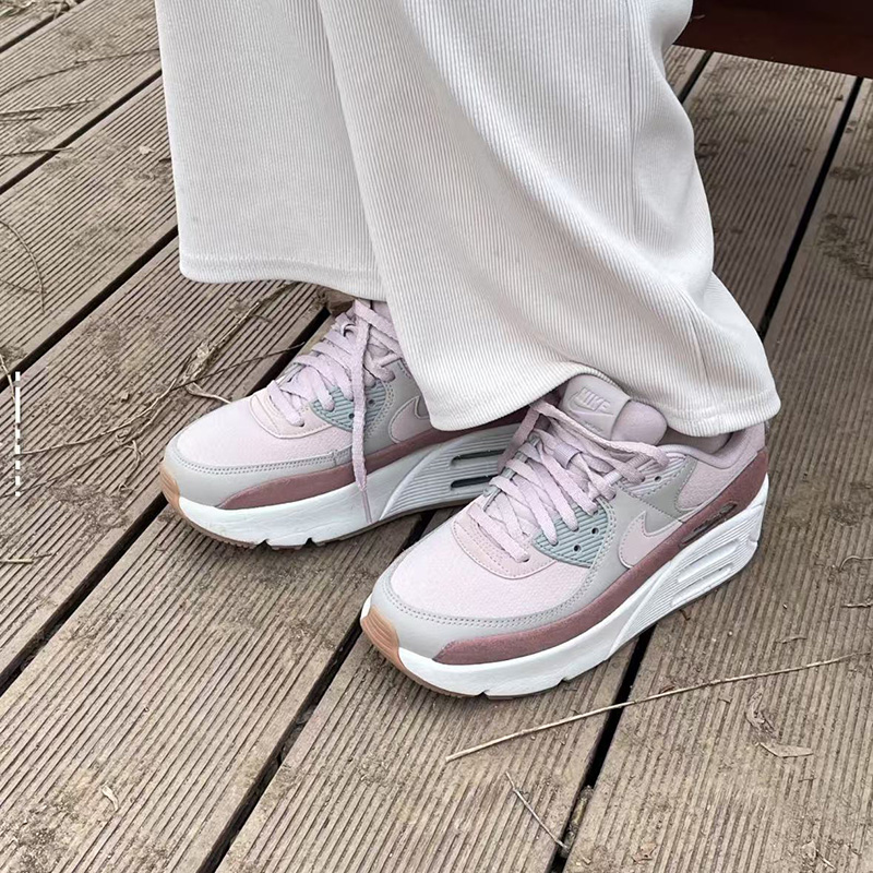 耐克女子气垫缓震运动休闲鞋