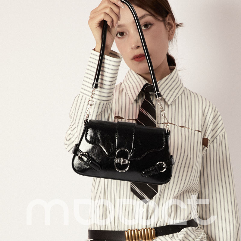 一只百搭气质的复古小包包！！！