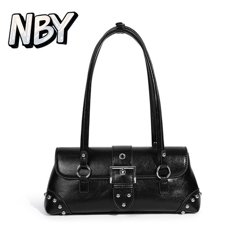 一只百搭不撞款的潮牌包包