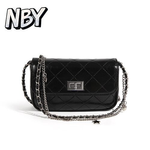 一只百搭又可爱的链条包包