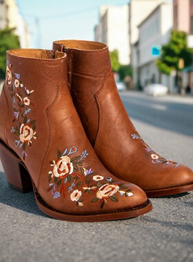 美国SHYANNE纯牛皮碎花刺绣真皮圆头短靴骑马靴复古西部牛仔靴女