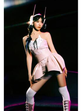 PerfectNight墙贴墙防水韩国宿舍海报定做女团图贴来LESSERAFIMDI