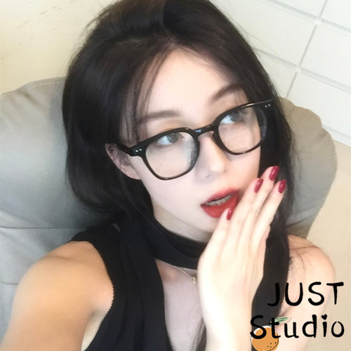 男女辣妹黑色素颜近视眼镜