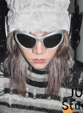 银灰色太阳镜时尚千禧年高级感