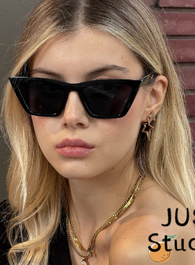 猫眼黑框墨镜时髦辣妹凹造型男女