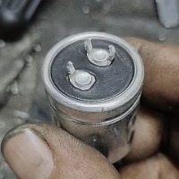 200V330UF  22*35  直插电容 汽车电脑板各种易损芯片