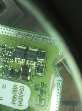 R620C  UR620C 旁边ED二极管 汽车电脑板芯片IC