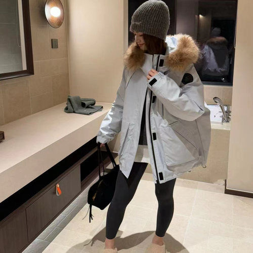 【秋冬严选】欧货大毛领工装派克羽绒服（胸围120，衣长70左右）