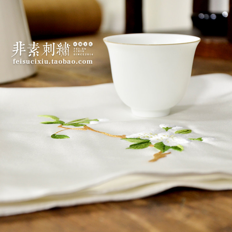 《梨花》原创设计苏绣真丝方巾 手工刺绣 汉服搭配系脖绣花丝巾