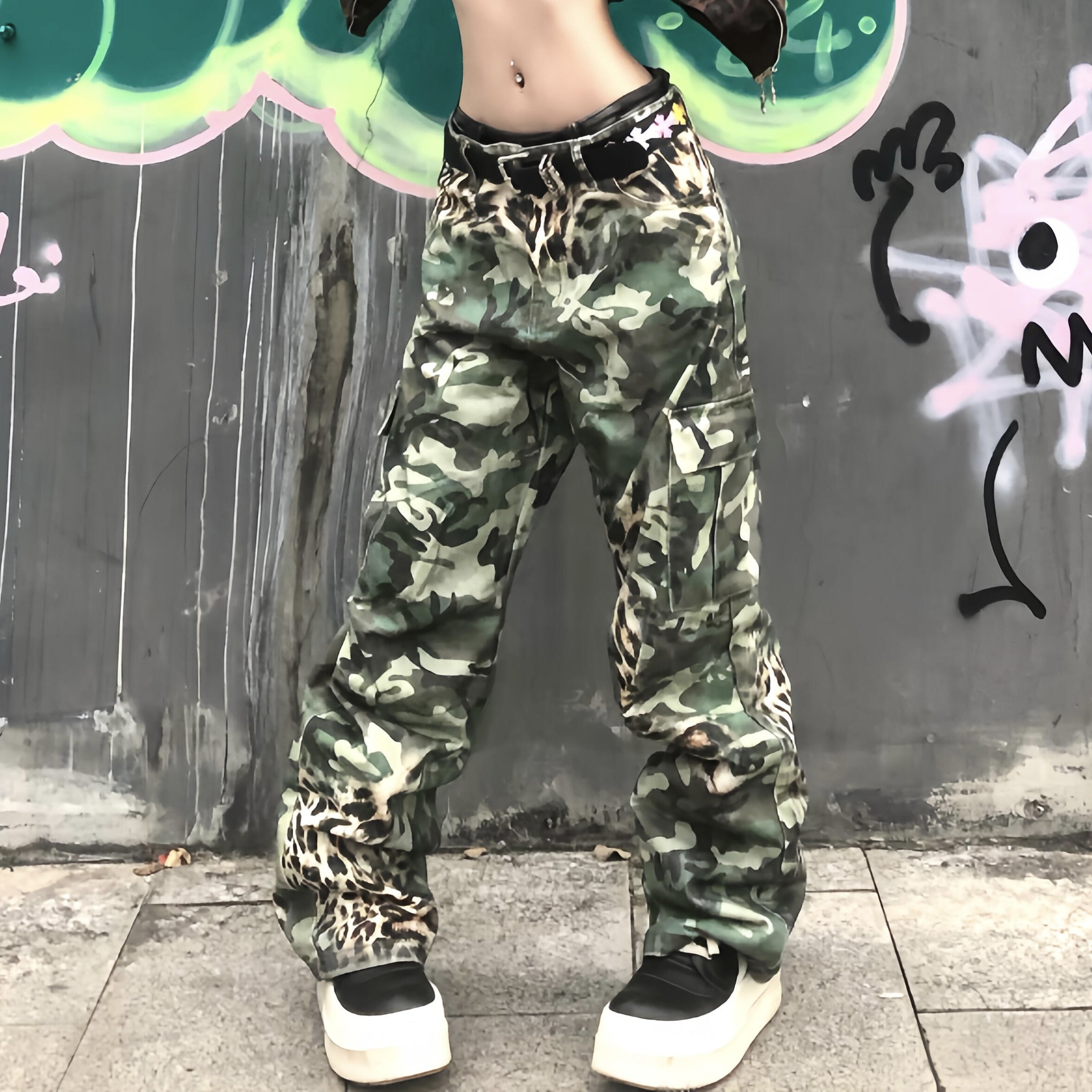 迷彩豹纹撞色拼接工装裤2026春季新款宽松显瘦设计感休闲直筒长裤,女装/女士精品,休闲裤,淘宝优惠券,粉丝福利购,淘宝优惠卷