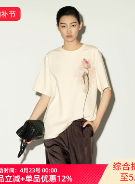 XG/雪歌26夏款纯棉短袖T恤女宽松植物系印花休闲上衣XL201010A591