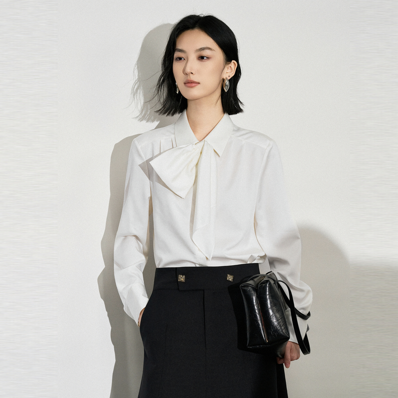 XG/雪歌2025年冬季新款优雅飘带设计感衬衫女上衣XK421003A391