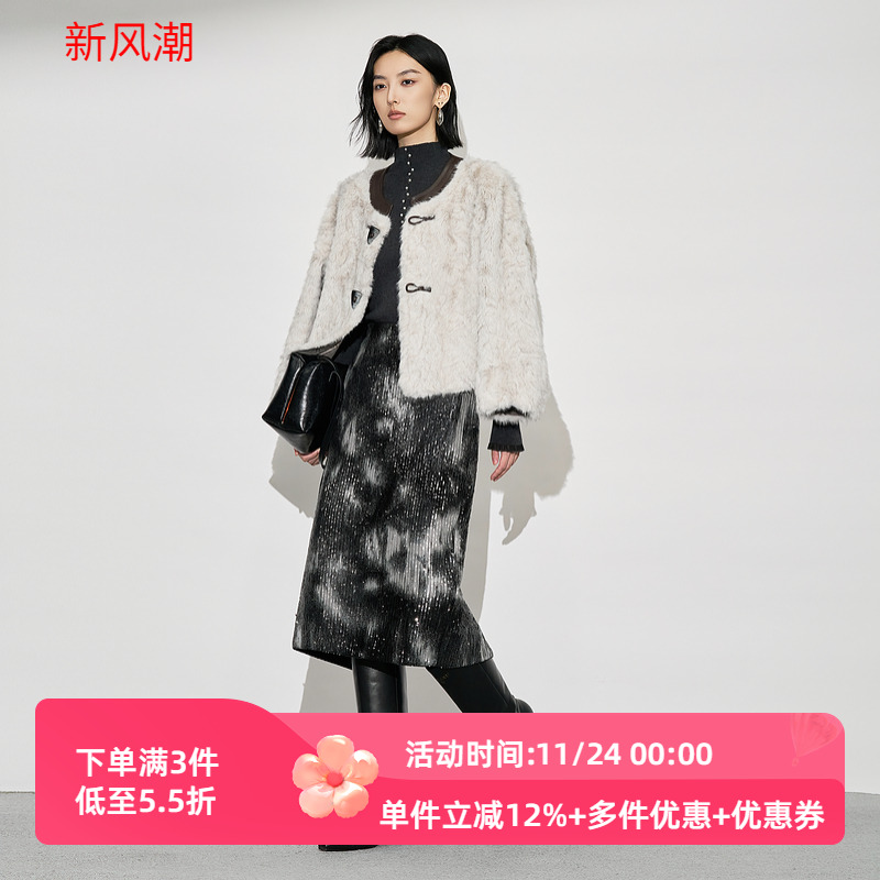 XG/雪歌2025年冬季新款圆领短款仿生皮草外套女上衣XL407614A880