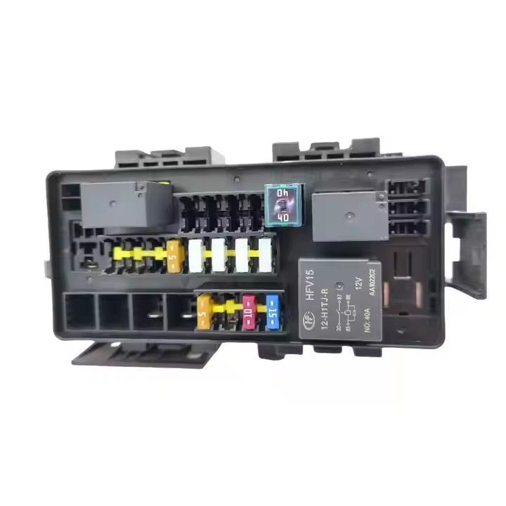 适用东风风神AX7奕炫GSAX3AX4AE60奕炫MAX驾驶室保险丝继电器总成