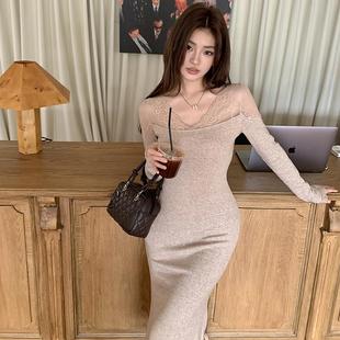 2025秋冬新款 打底长裙 V领蕾丝拼接包臀鱼尾连衣裙女高级气质修身