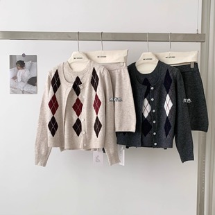 韩系学院风菱格背心针织开衫套装女2025年秋冬季时尚半身裙三件套