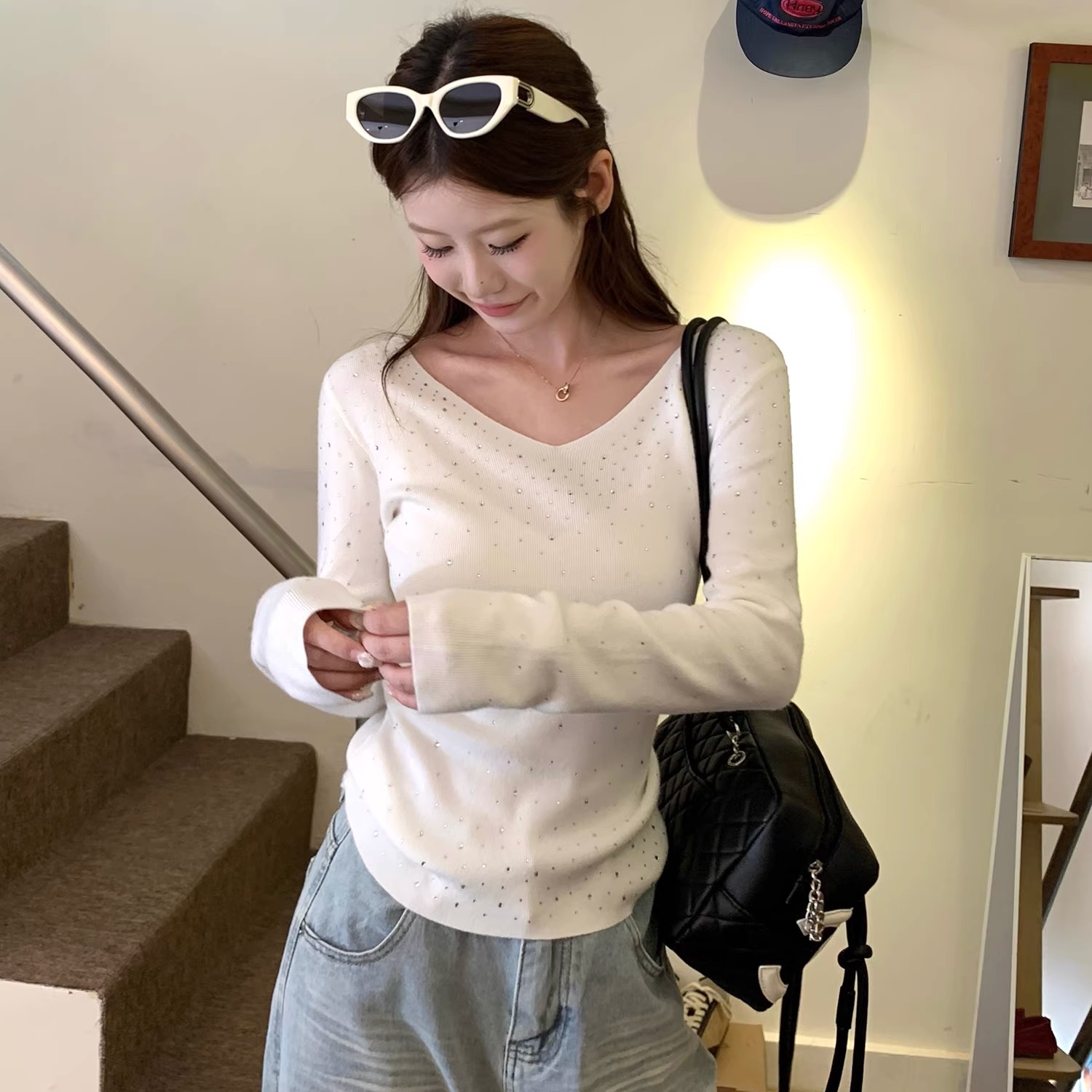 秋冬V领重工烫钻针织衫上衣女