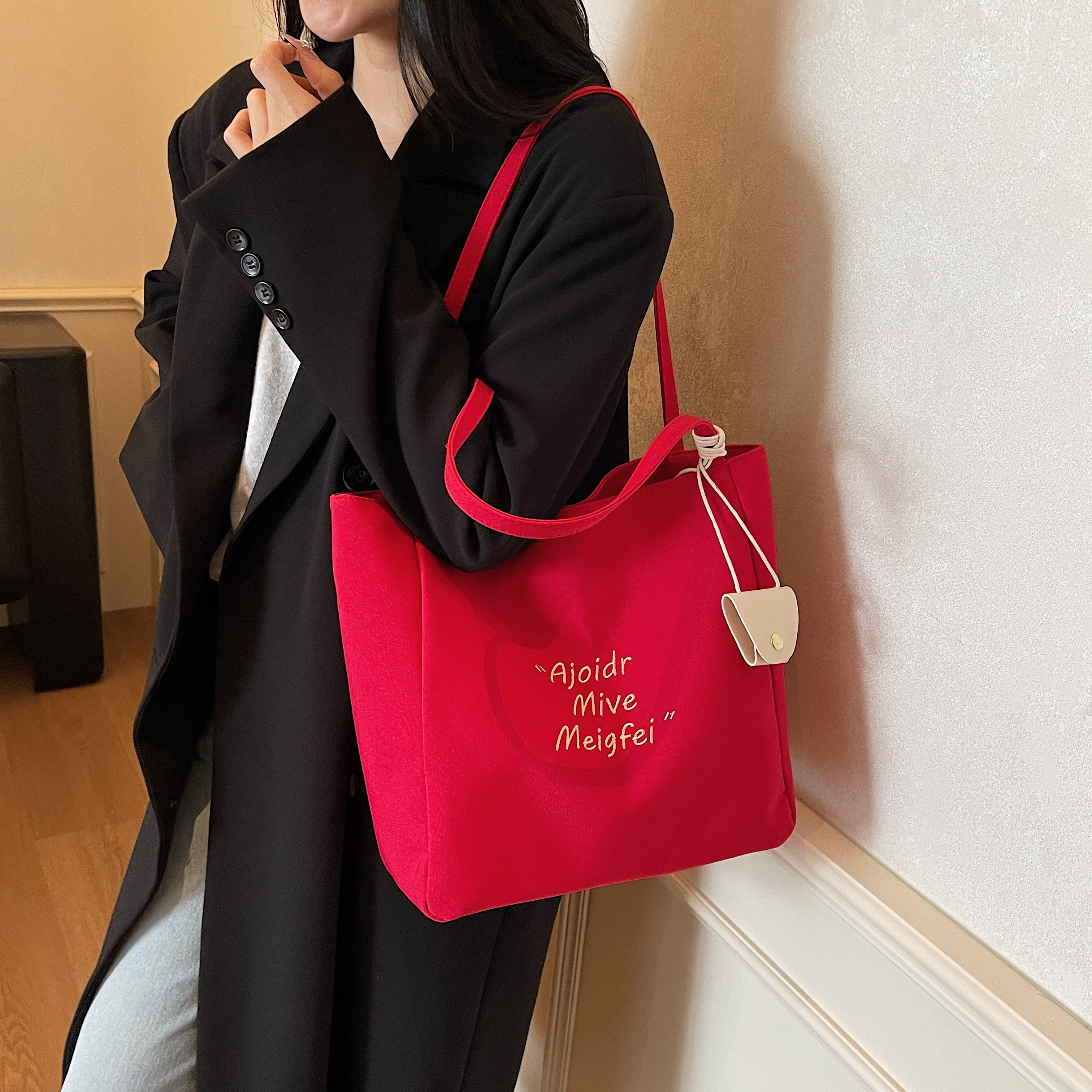 2025秋季新款红色托特包包女简约帆布包包大容量休闲通勤单肩包潮