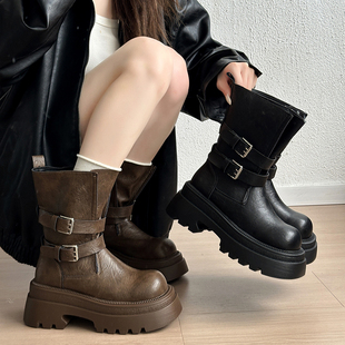 英伦风厚底马丁靴女冬季保暖皮带扣中筒靴增高百搭机车靴