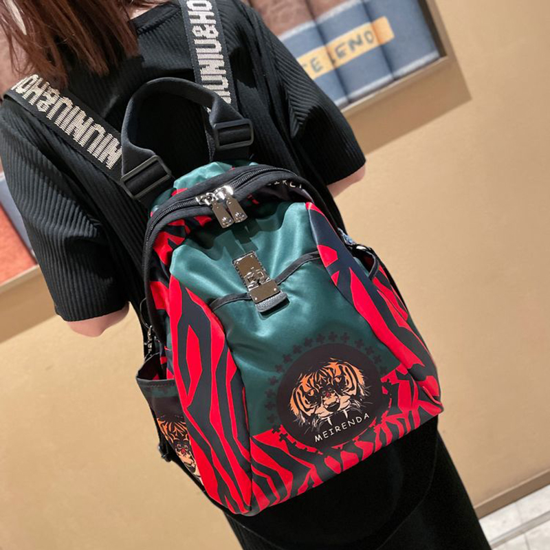 轻奢虎头南韩丝旅行双肩包女