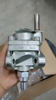 丹佛斯工业电磁阀EVRA25 032F6225 EVRA20 032F6221拍前请询价