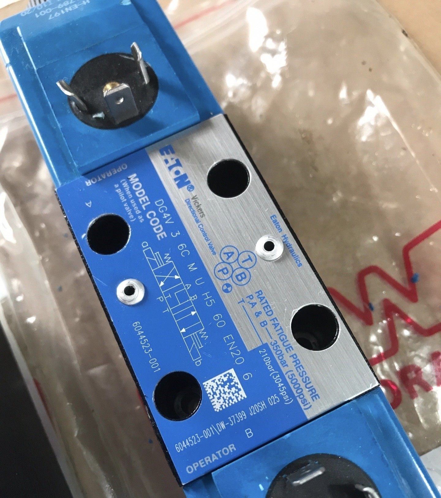 伊顿etn伊顿vickers威格士液压电磁阀dg 4v 全新拍前请询价