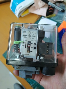 施耐德压力开关压力继电器XMAV06L2135全新拍前请询价