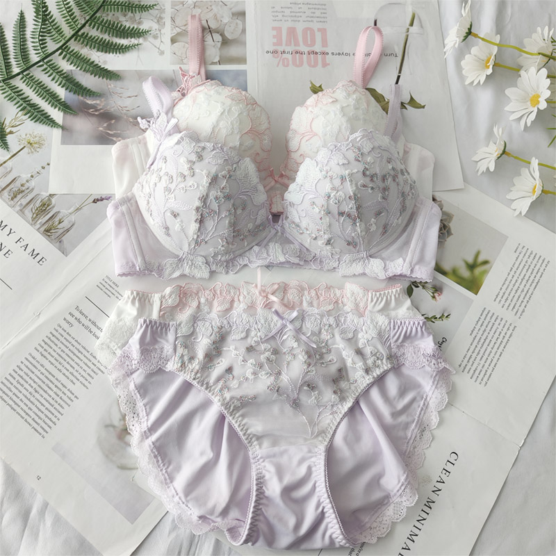 無鋼圈低雞心上薄下厚內衣套裝