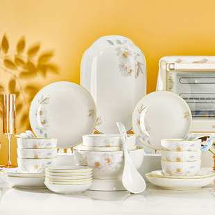 陶瓷碗盘碟套装家用2026新款好看的简约时尚礼品餐具结婚乔迁送礼