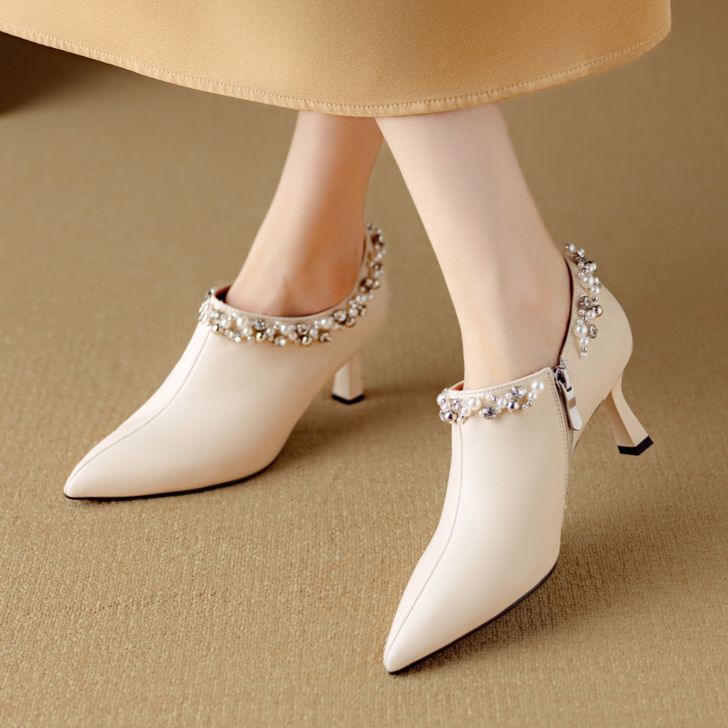 温柔串珠深口单鞋女春秋真皮尖头高跟细跟舒适侧拉链罐罐鞋及踝靴,女鞋,深口单鞋,淘宝优惠券,粉丝福利购,淘宝优惠卷