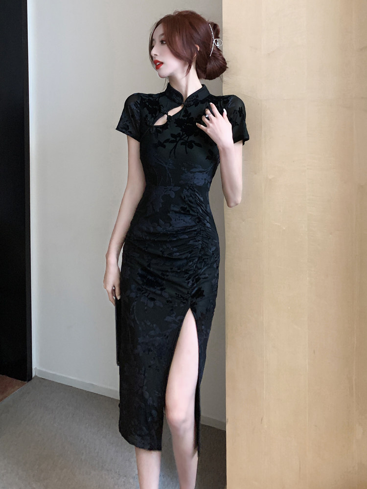 레트로 치파오 하이엔드 메쉬 프린트 개선 버전 중화민국 스타일의 엉덩이를 껴안는 엉덩이를 껴안는 슬릿이 있는 중간 길이 드레스