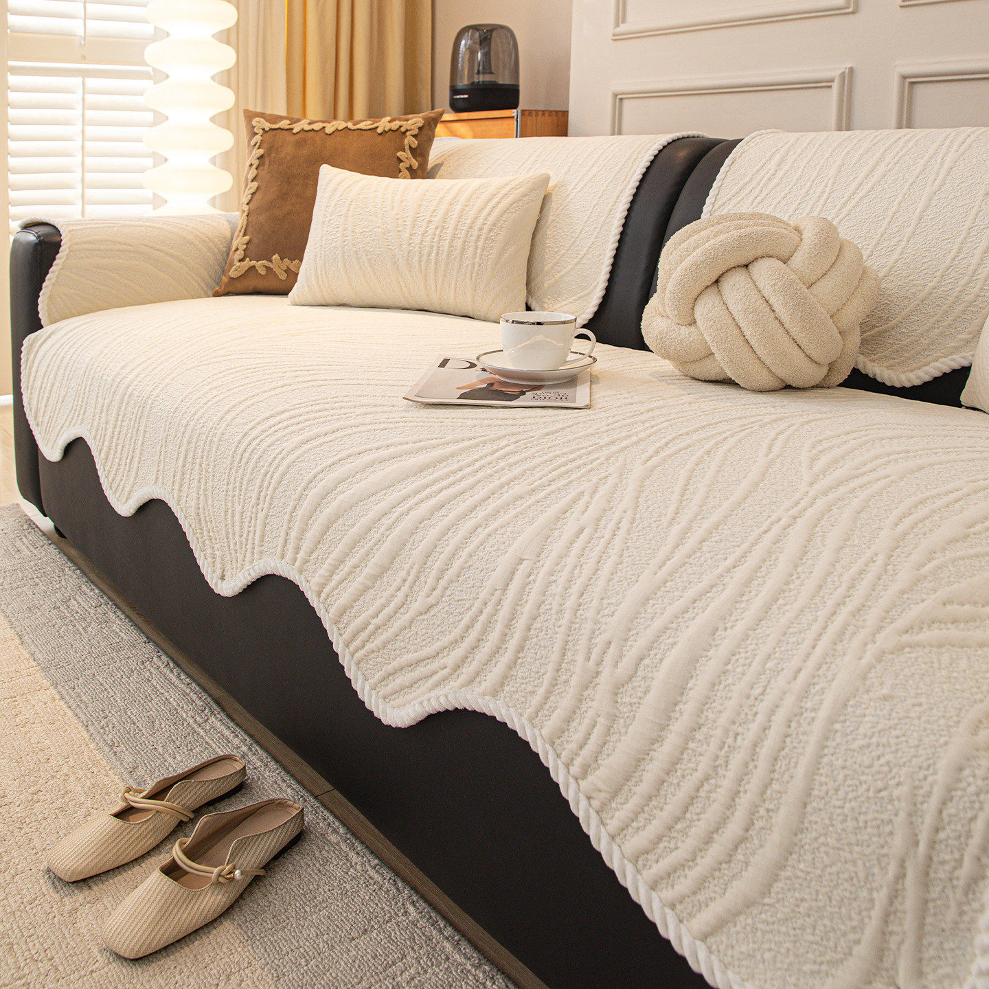 奶油风沙发垫四季通用2026新款高级轻奢太空棉坐垫固定防滑防猫抓