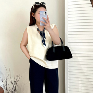 乃粒大码设计感v领丝巾外穿内搭马甲2025秋款胖mm无袖针织衫23572