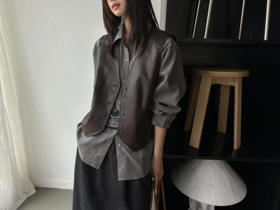 2025早秋季新款女装二件套配丝巾翻领长袖衬衫宽松休闲百搭上衣