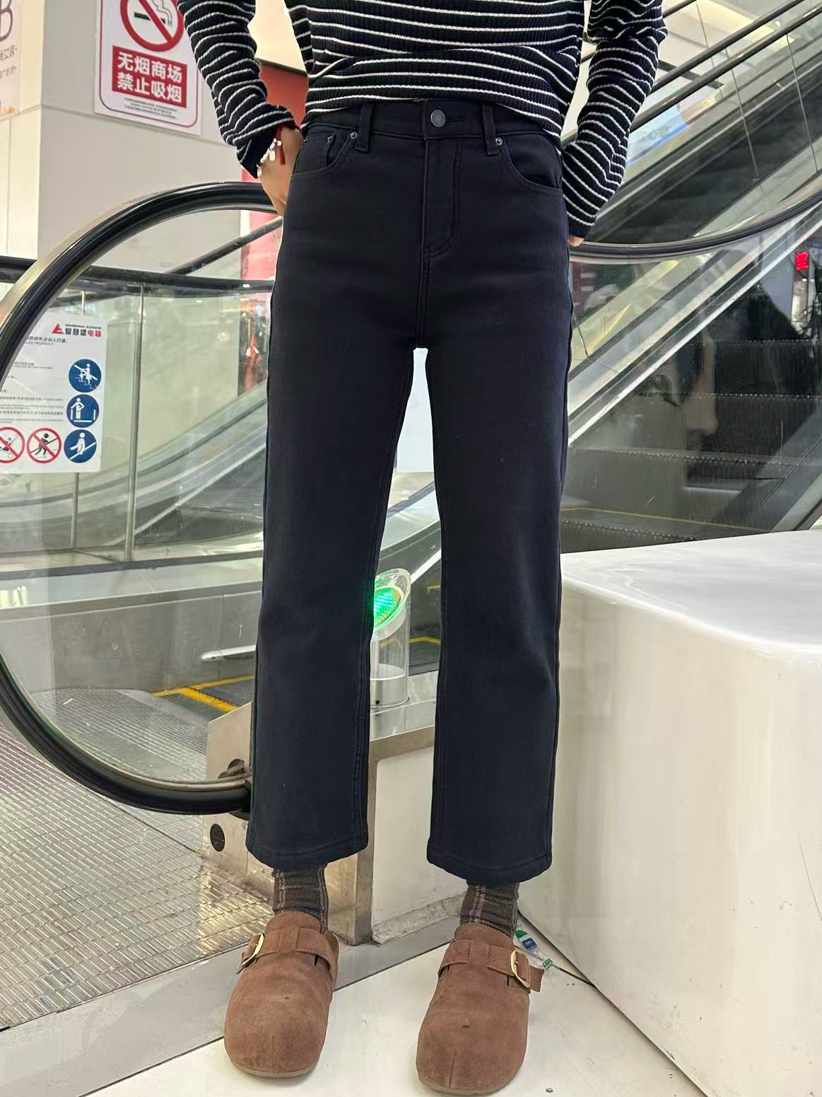 欧货2025冬季加绒牛仔裤女黑色法棍裤九分弹力小直筒百搭简约烟管