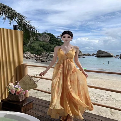 法式复古油画晕染v领吊带连衣裙女夏海边度假长裙温柔气质仙女裙