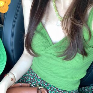小上衣 泰国绝美绿色V领针织小吊带背心女夏性感辣妹外穿冰丝无袖