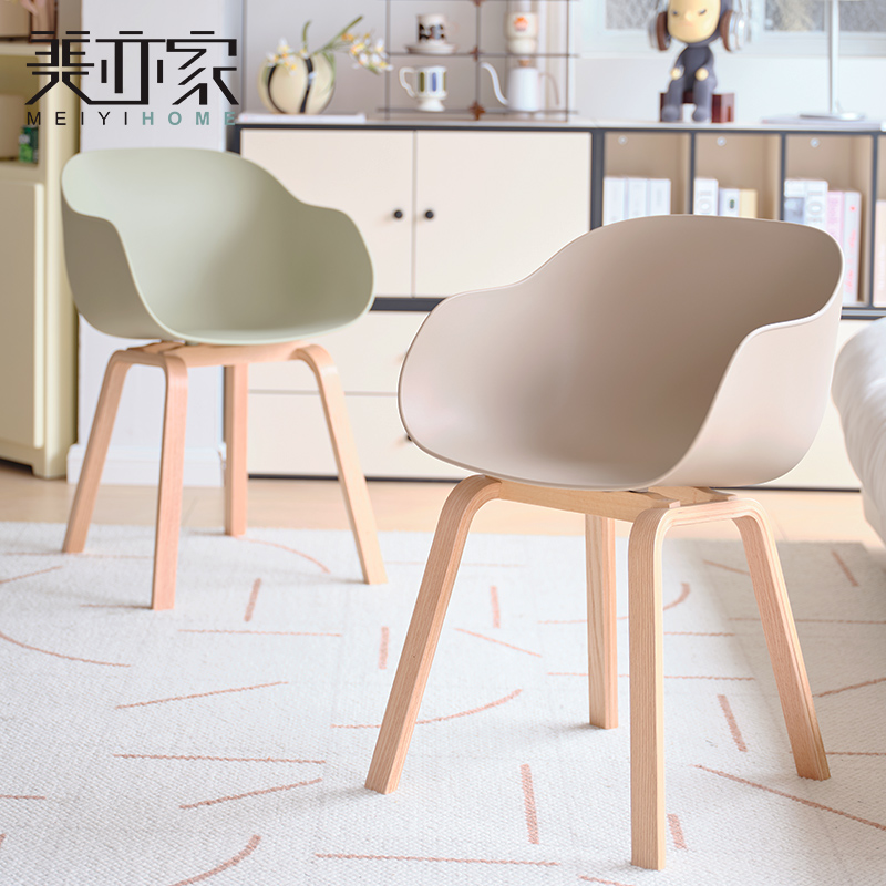 美亦家塑料木腿现代简约家用餐椅