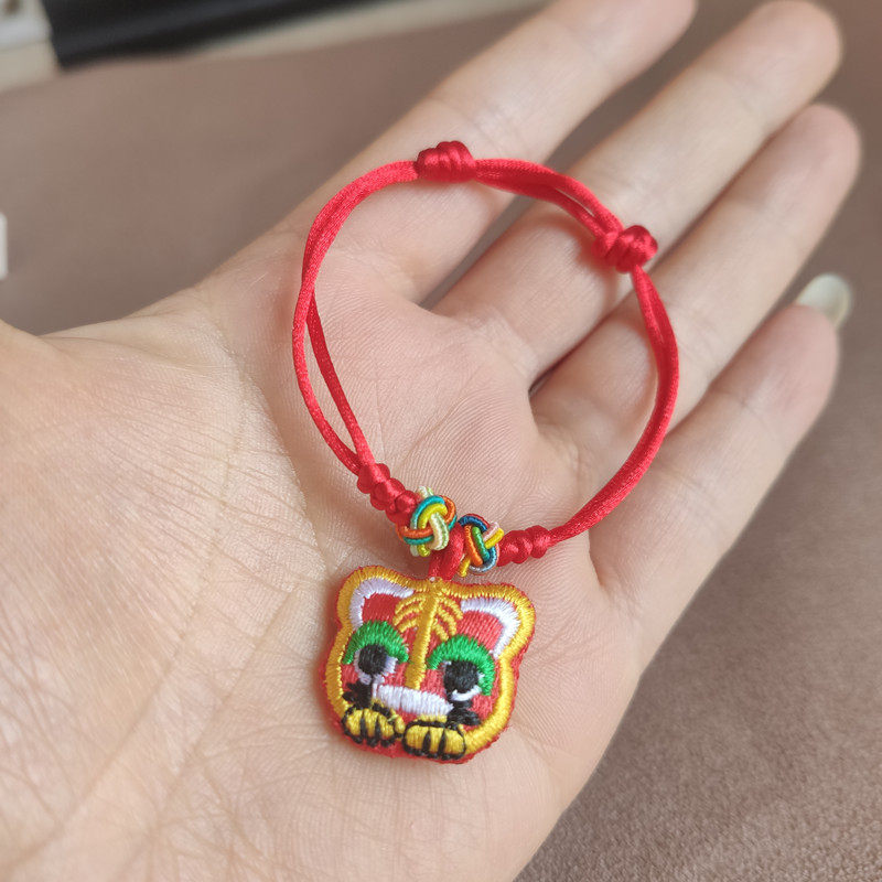 宝宝婴儿刺绣虎头手绳红绳胎毛袋端午生肖桃木挂件小孩手链脚链